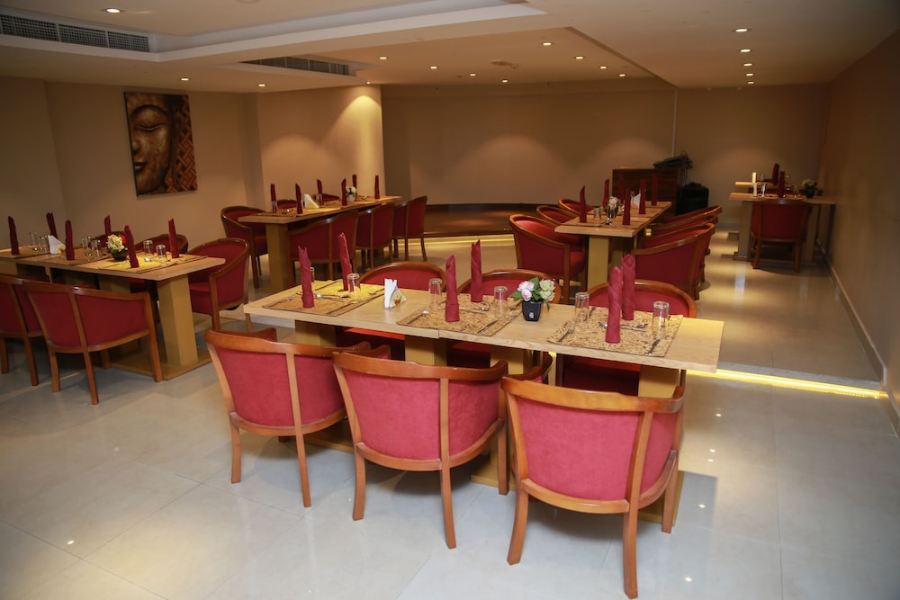 Versailles by Vieras Hotel 38/47