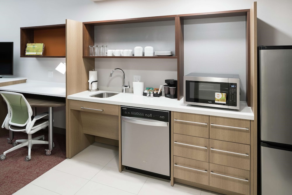 Home2 Suites By Hilton Orlando Airport Fl 40/43