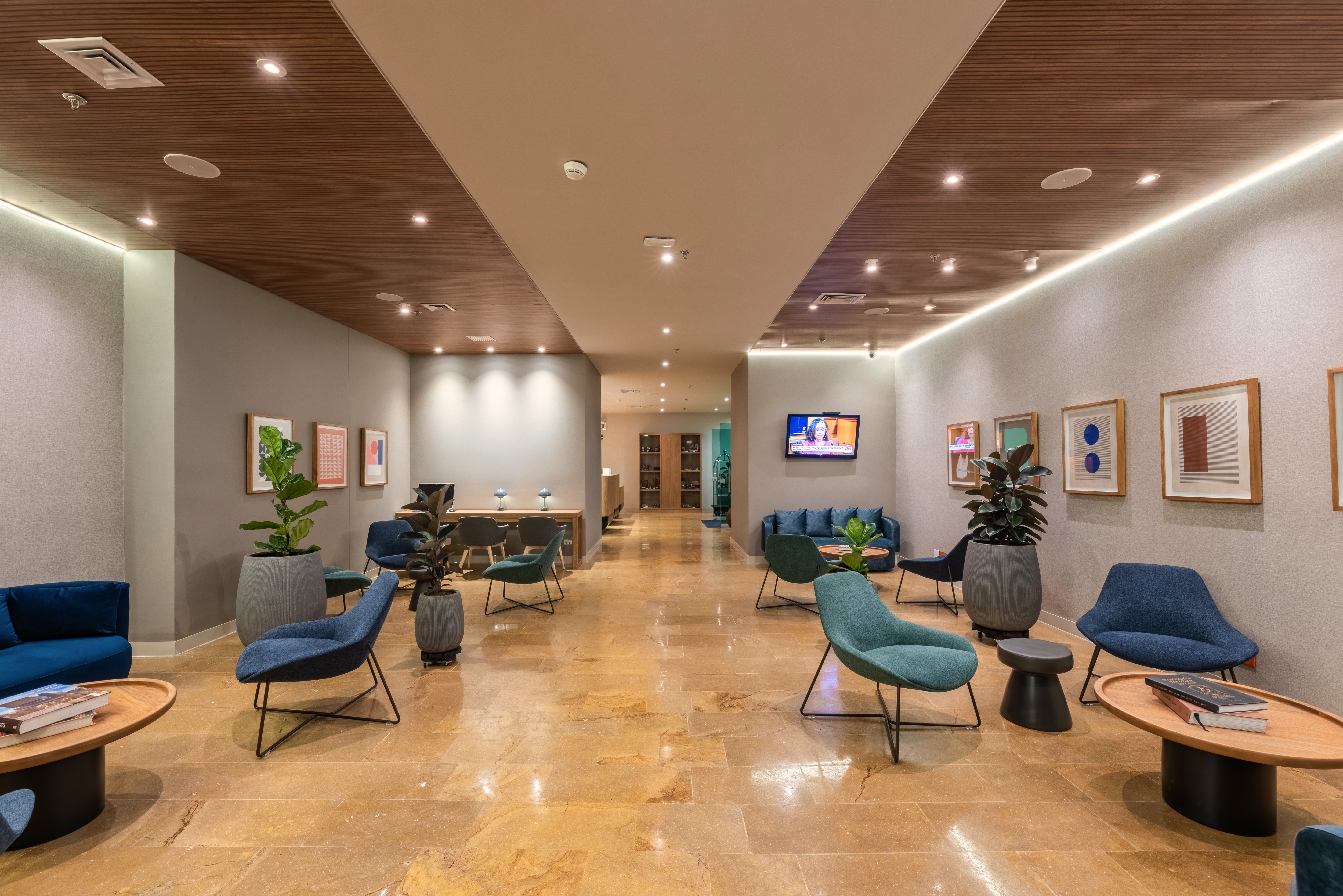 HOLIDAY INN EXPRESS MEDELLIN 29/65