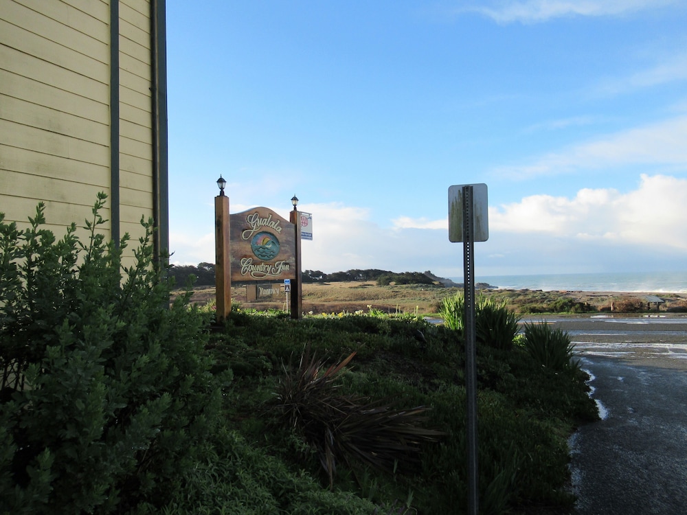 Gualala Country Inn 42/45