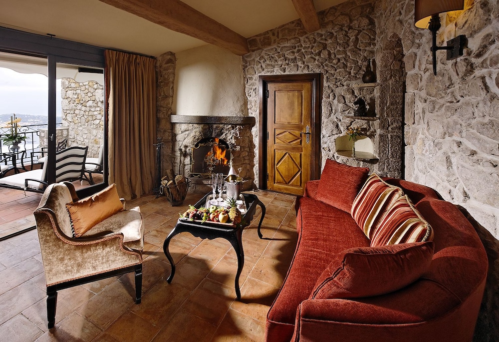 Chateau Eza 55/82