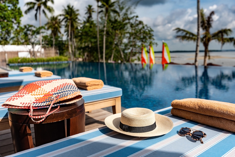 THE RESIDENCE BINTAN 16/73