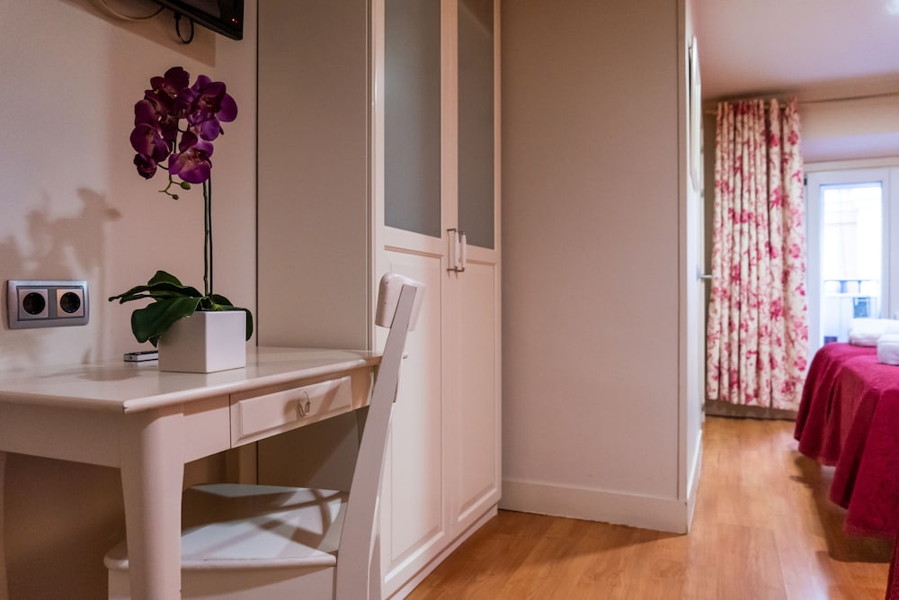 Matheu Hostal 18/52