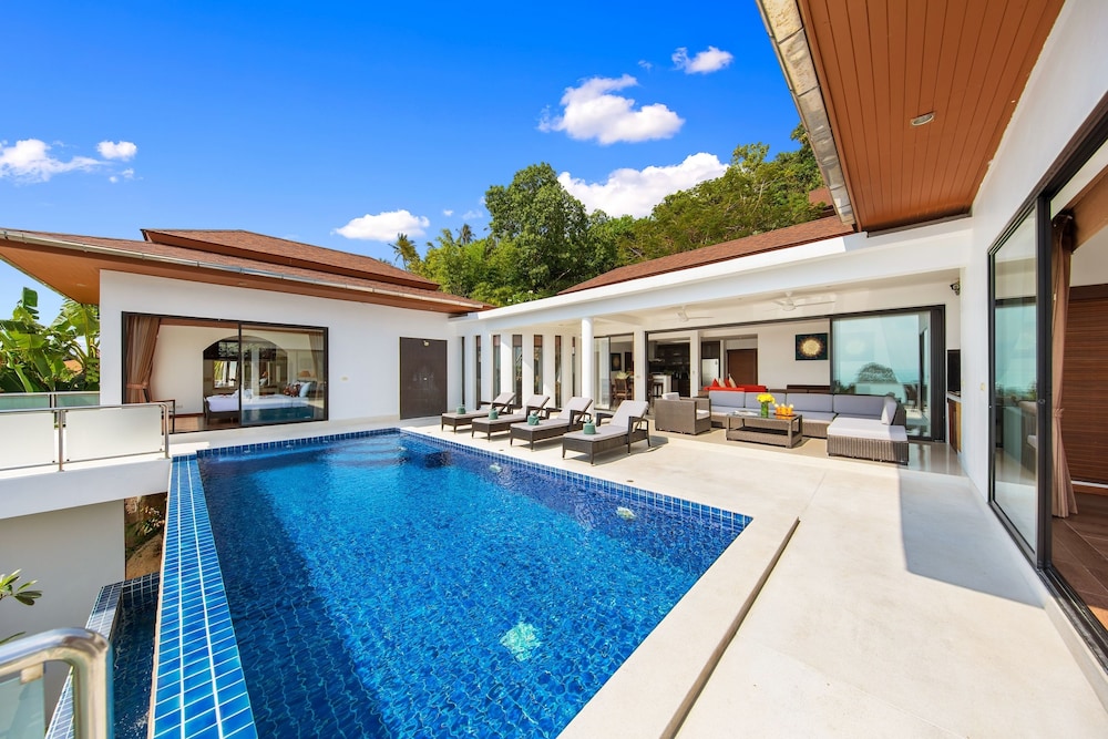 Sunny Banks Villa 27/29
