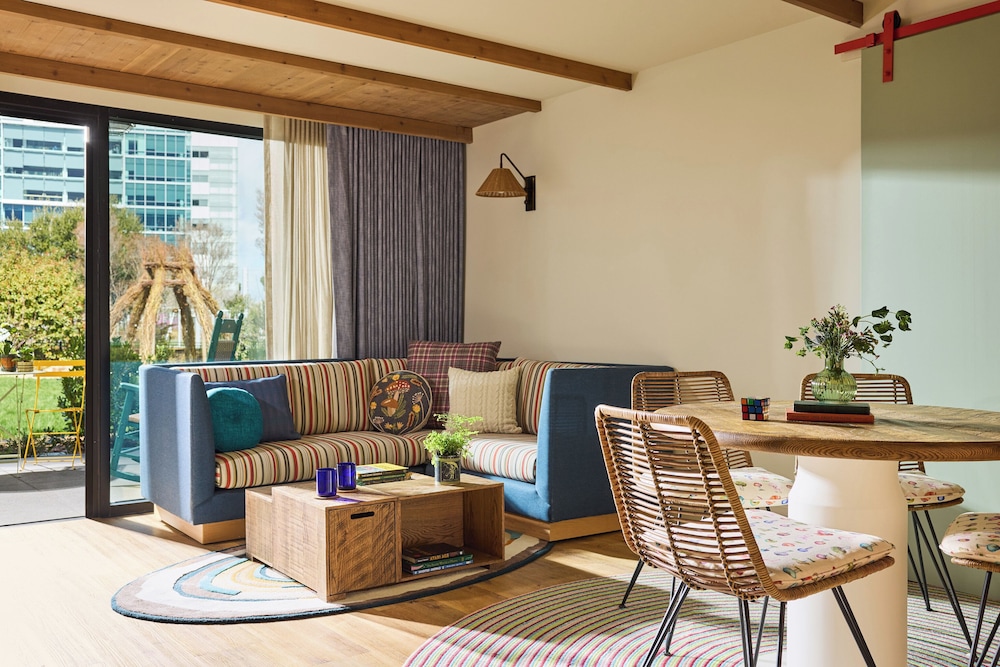 Treehouse Hotel Silicon Valley 28/50