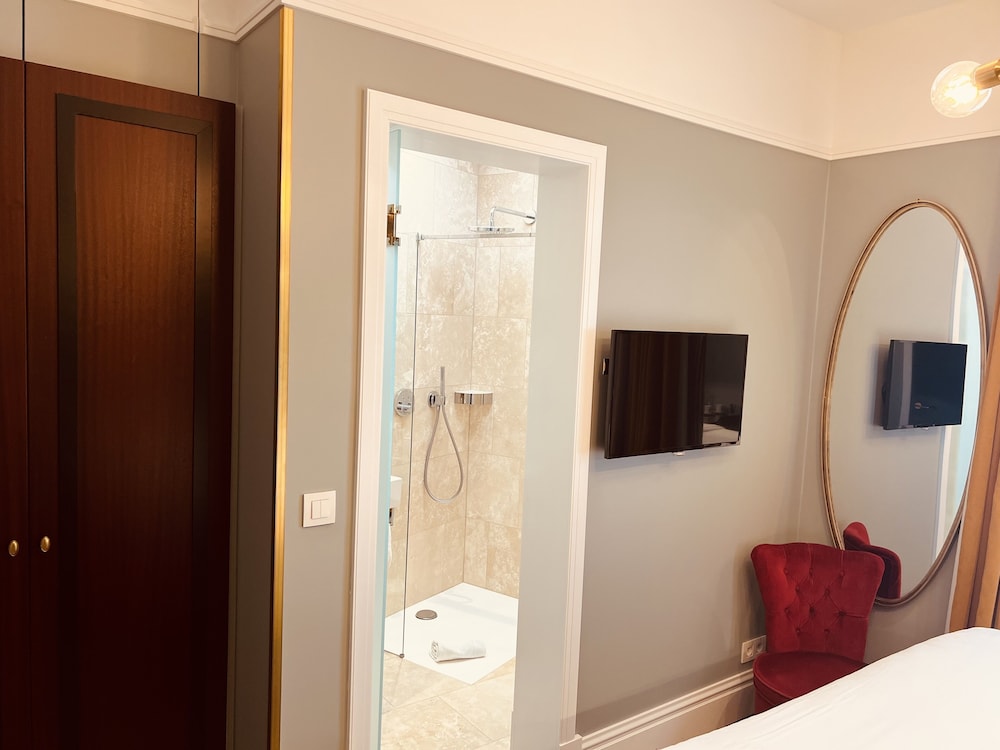Gatsby Hotel 20/50