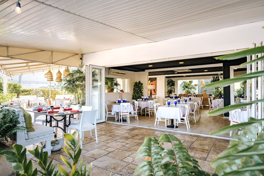 Playa Linda Beach Resort 39/49
