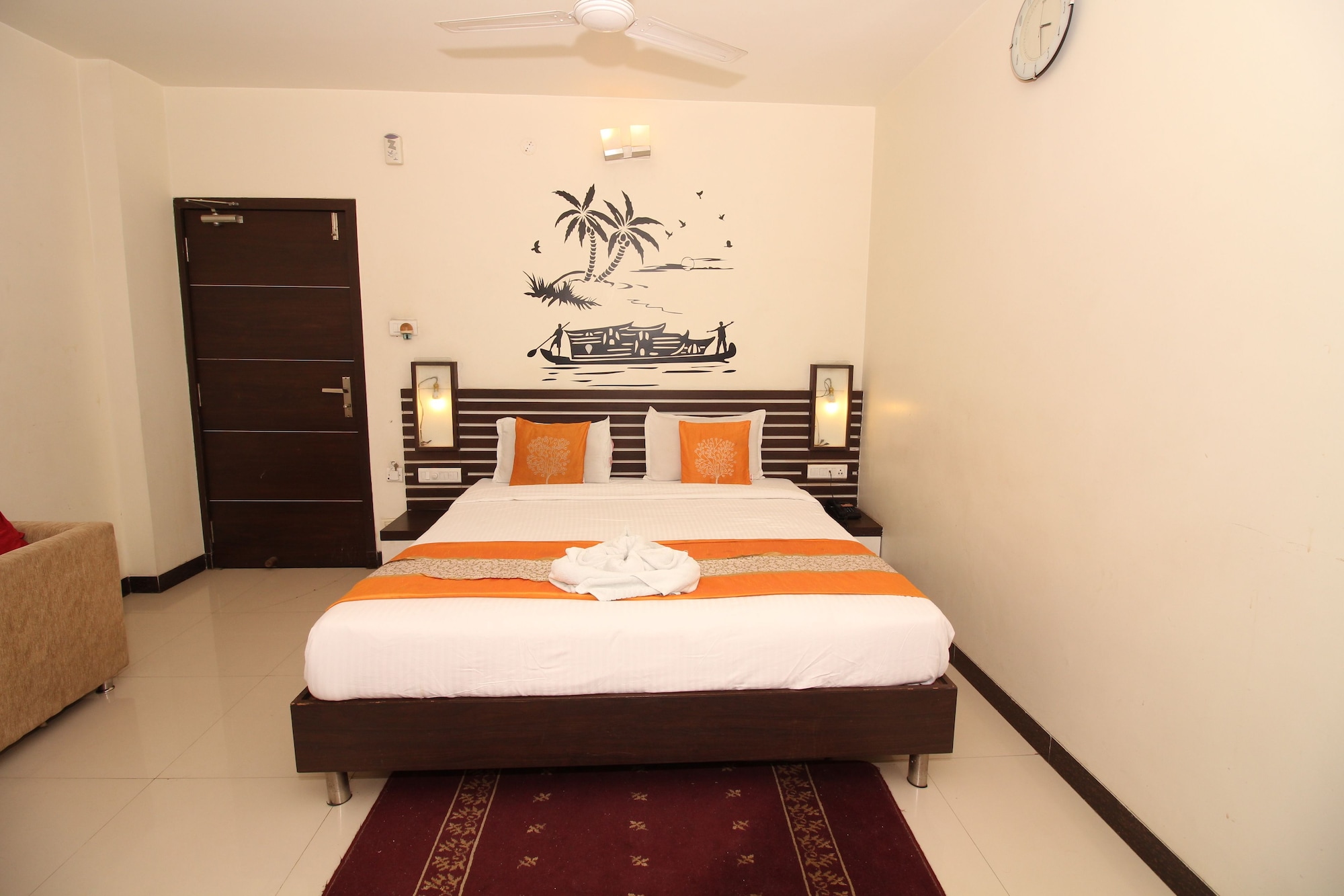 غرفة بريميوم بسرير كوين، Hotel Meera 3/9