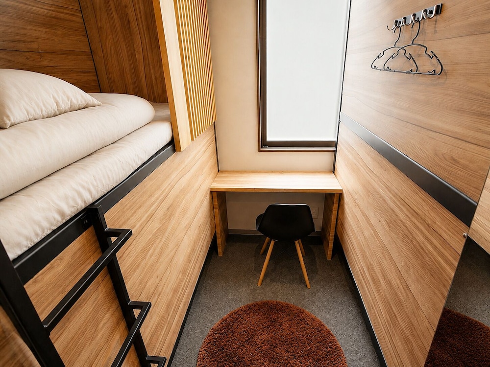Namba Guesthouse HIVE - Hostel 50/65