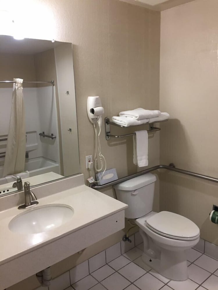 The Inelle, Oakhurst Yosemite, a Tribute Portfolio Hotel 44/46