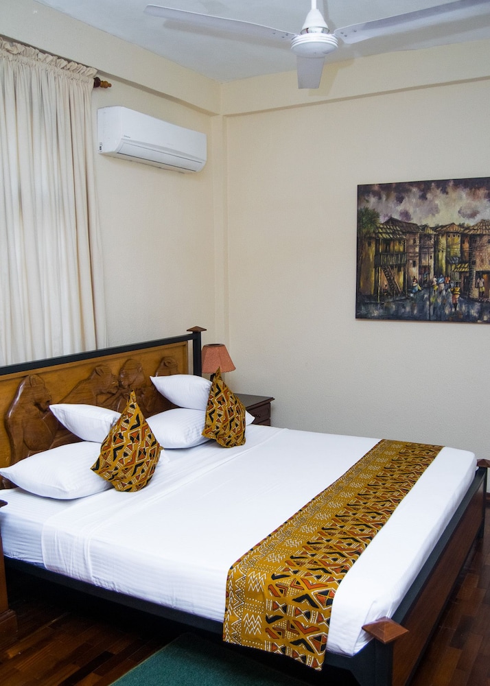 Coconut Grove Regency Hotel 17/66