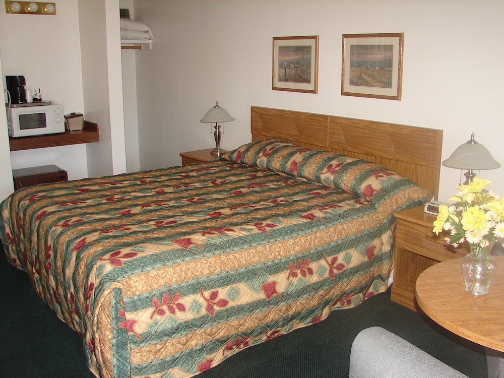 Klamath Motor Lodge 10/64
