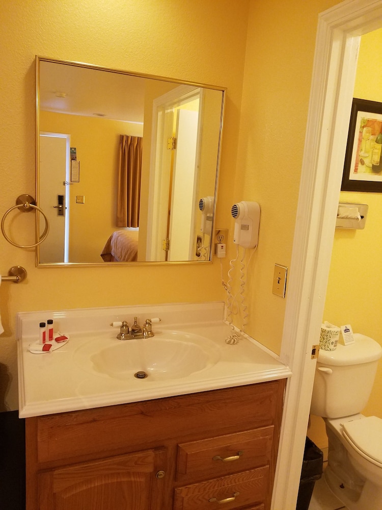 Travelodge by Wyndham Wenatchee 18/32