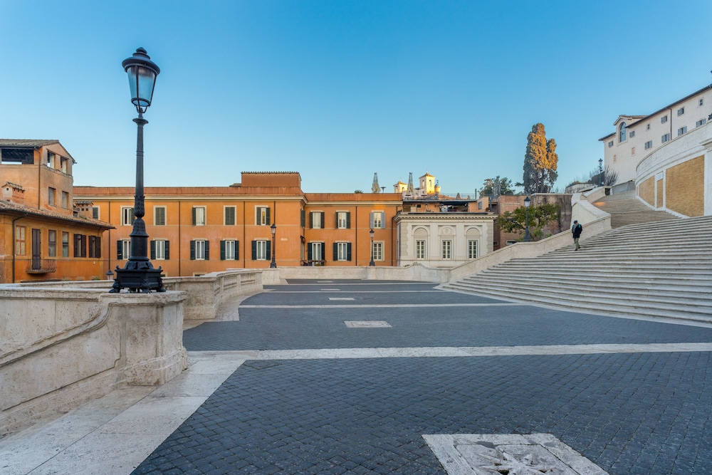 Les Diamants Spanish Steps Suite 28/46