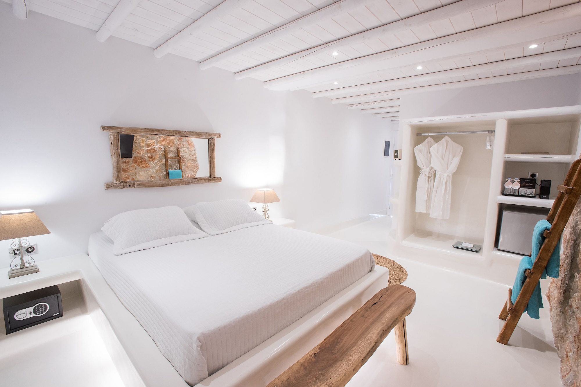 COMFORT, SUITE, OUTDOOR JETTED TUB