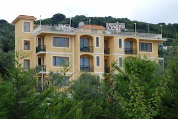 Johanna Park Hotel 6/47