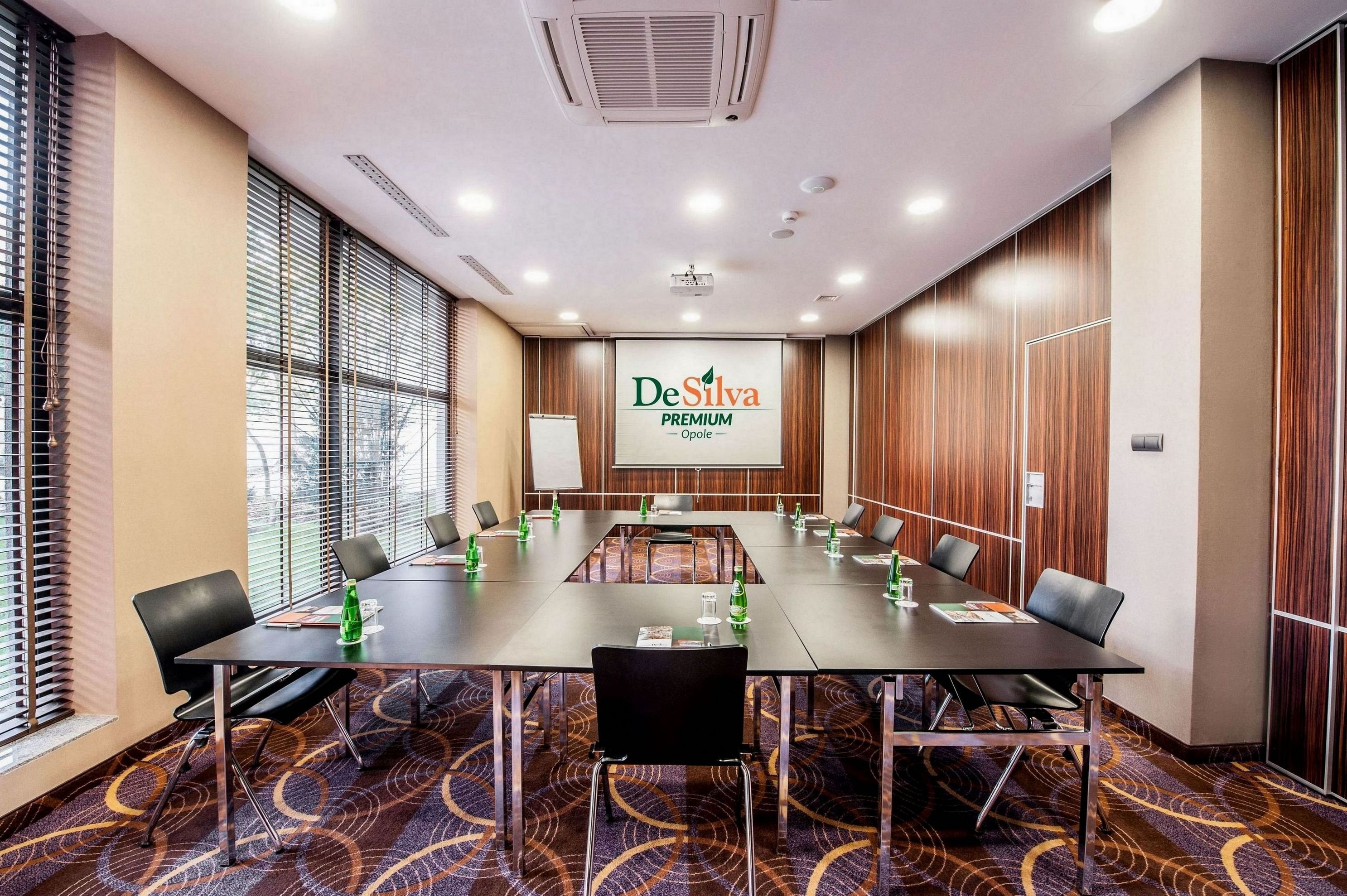 DeSilva Premium Opole 9/9