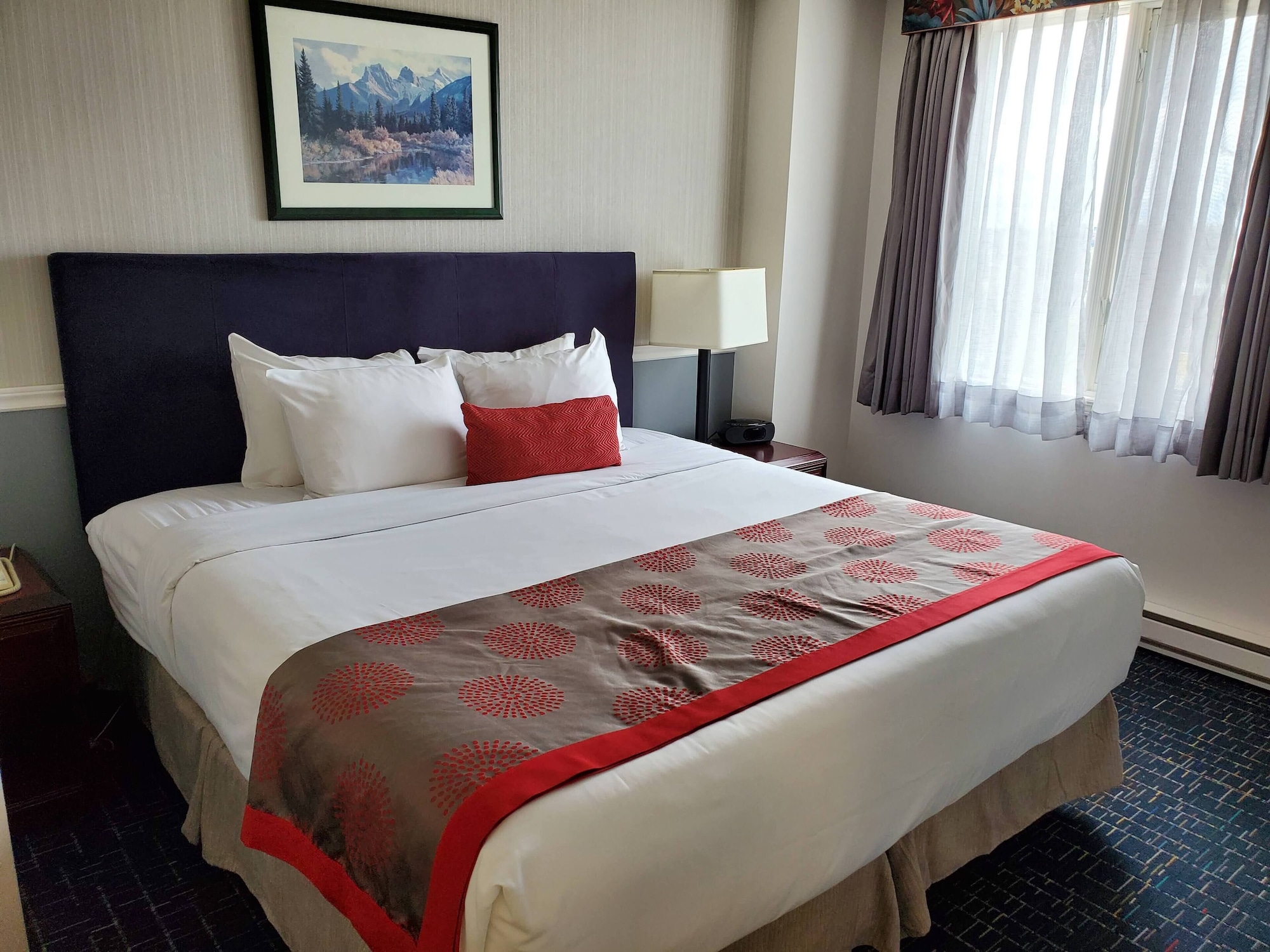 ROOM, KING BED