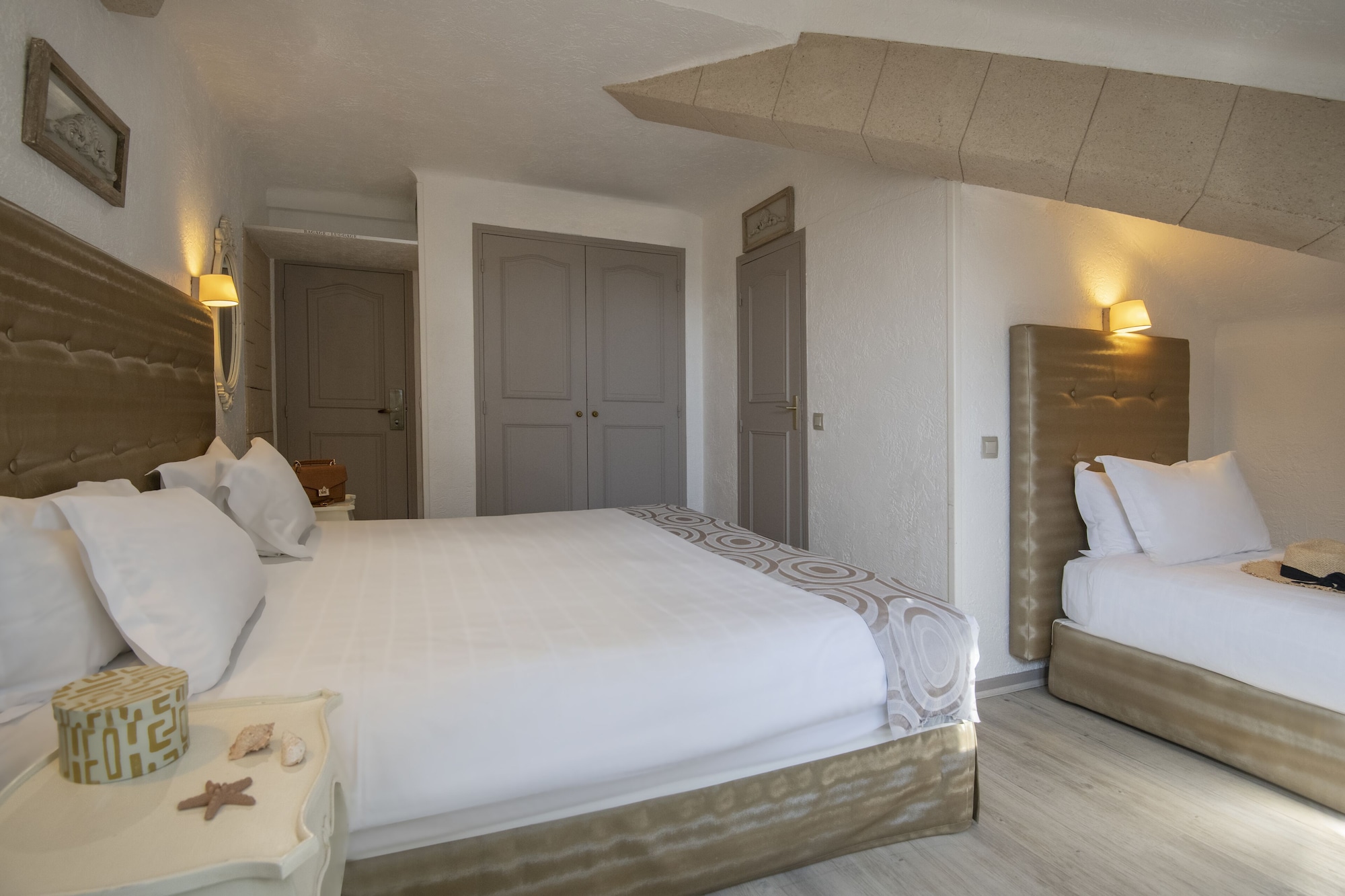 غرفة ثلاثية بثلاثة أسرّة، Golden Tulip Cannes de Paris 3/10