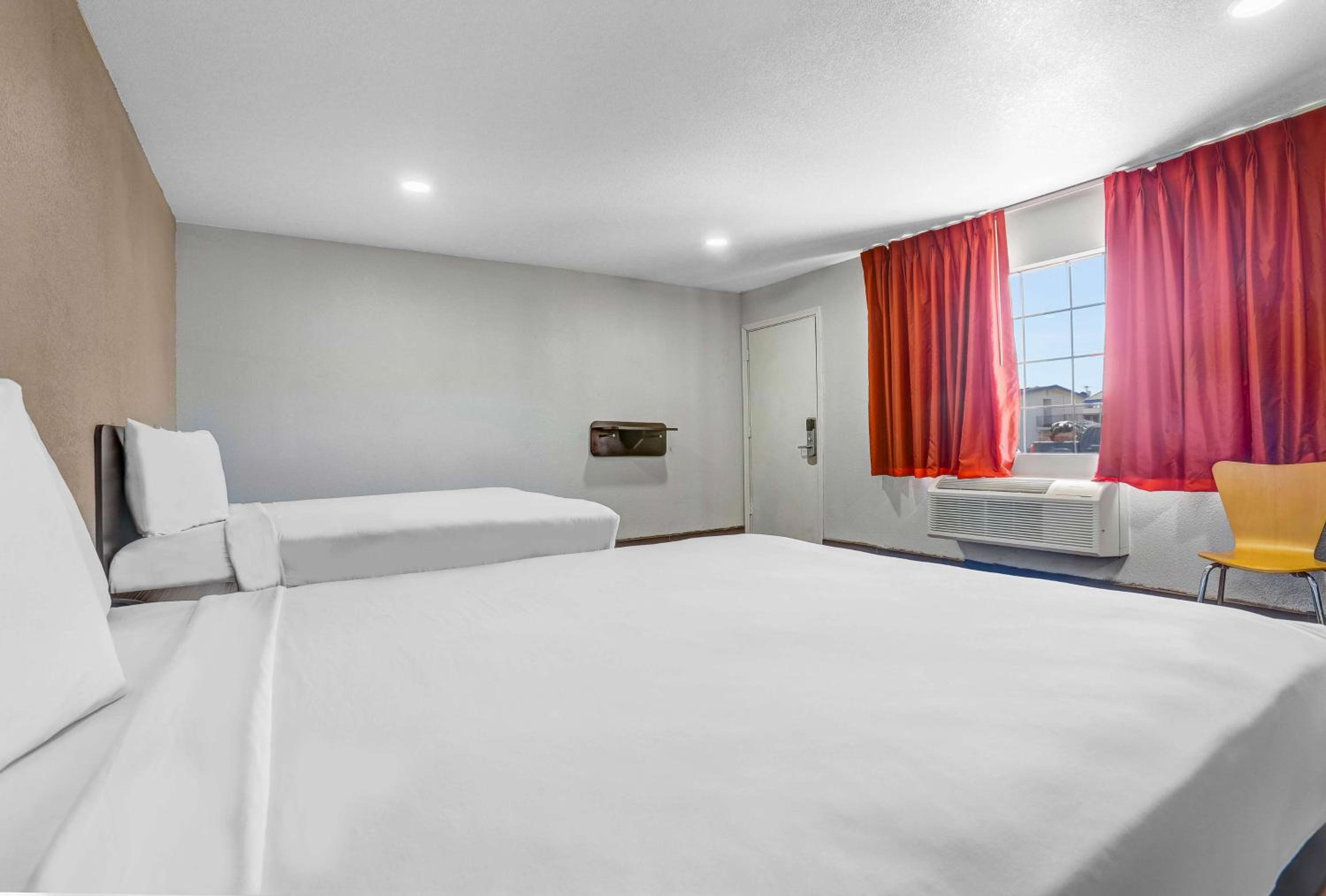 Room, Queen Bed