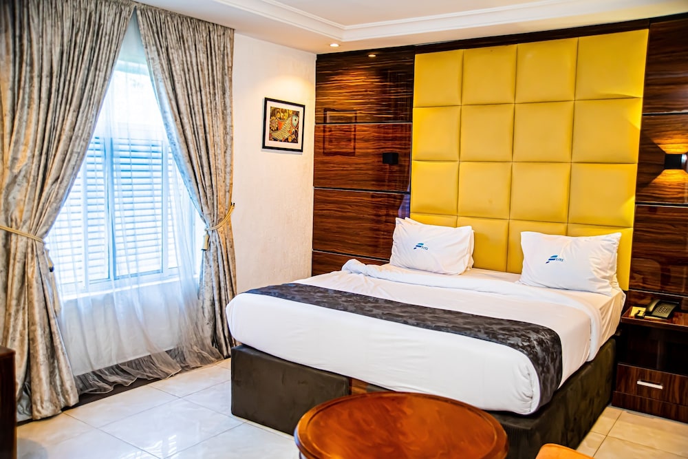 APARTMENT, KING BED