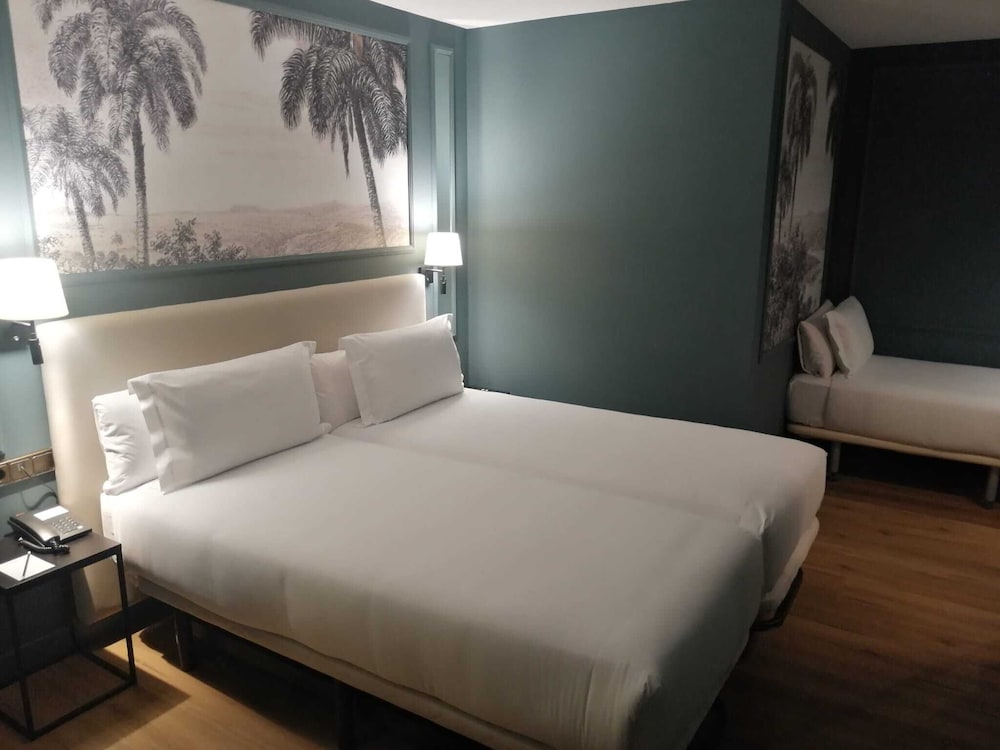 غرفة ديلوكس ثلاثية، Luze Castellana Hotel 2/2