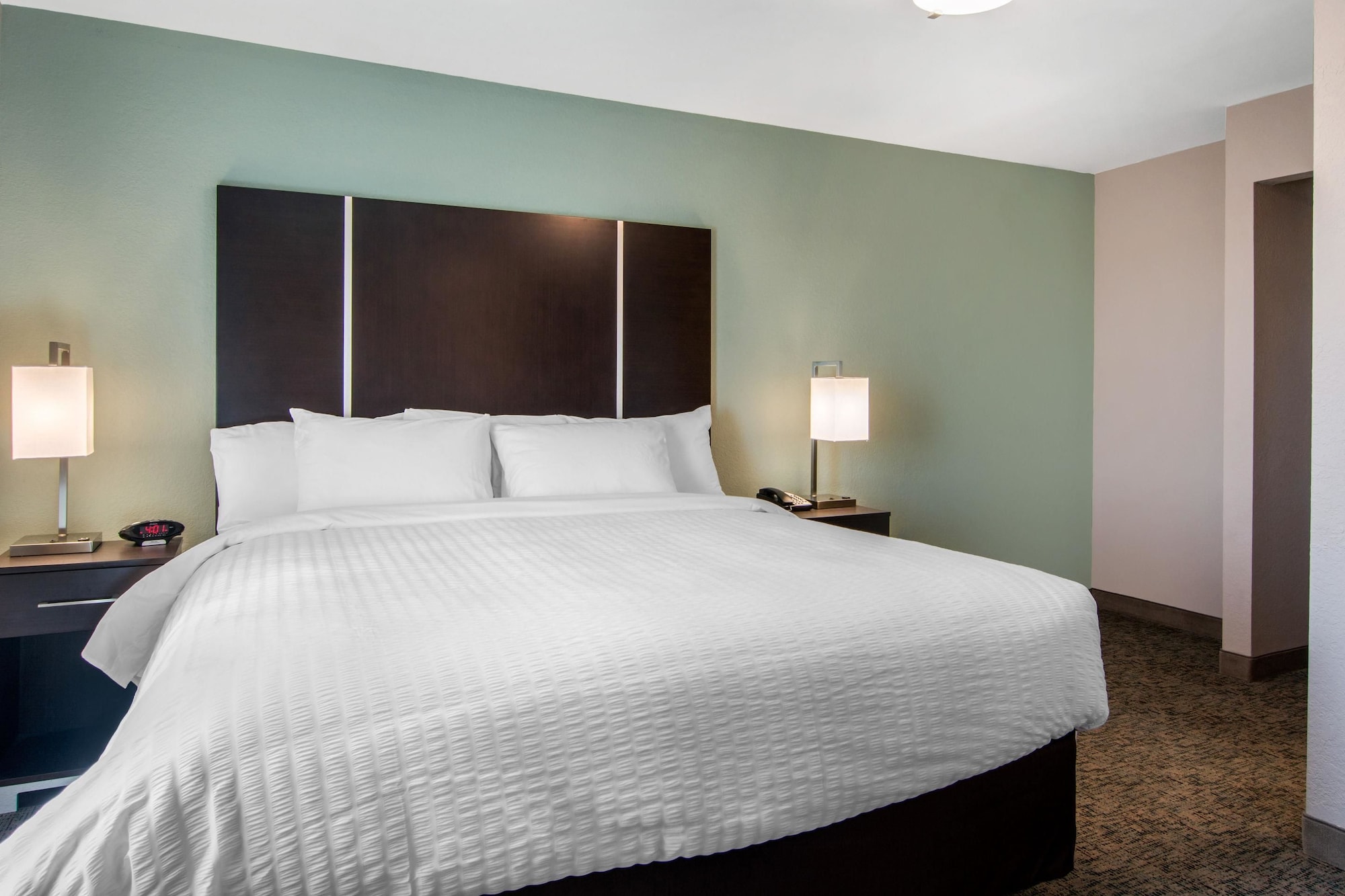 غرفة بسرير كينج لذوي الإعاقة، Clarion Inn & Suites Atlanta Downtown 2/5