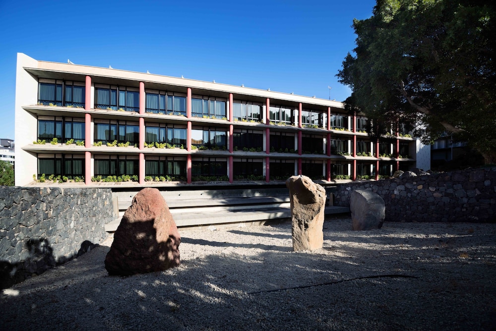 Hotel Escuela Santa Cruz 32/67