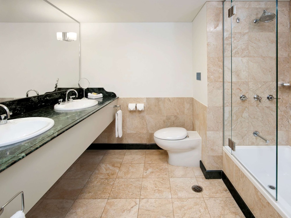 DELUXE, TWIN BEDS, BALCONY