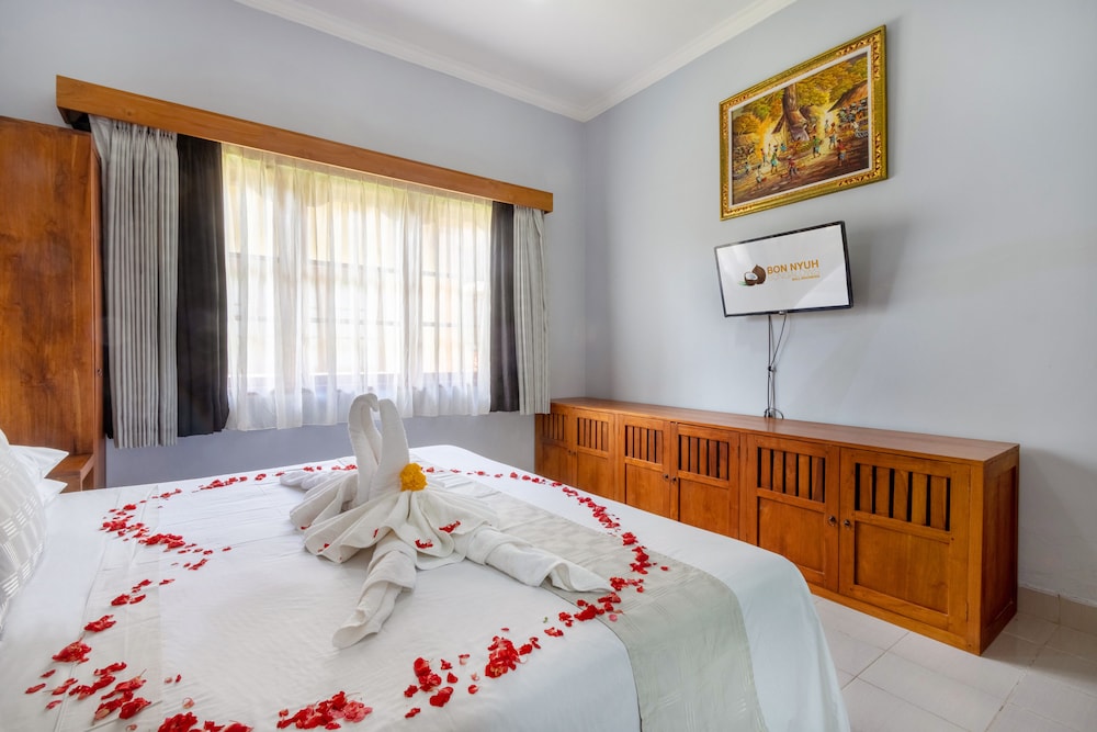 BUNGALOW, KING BED