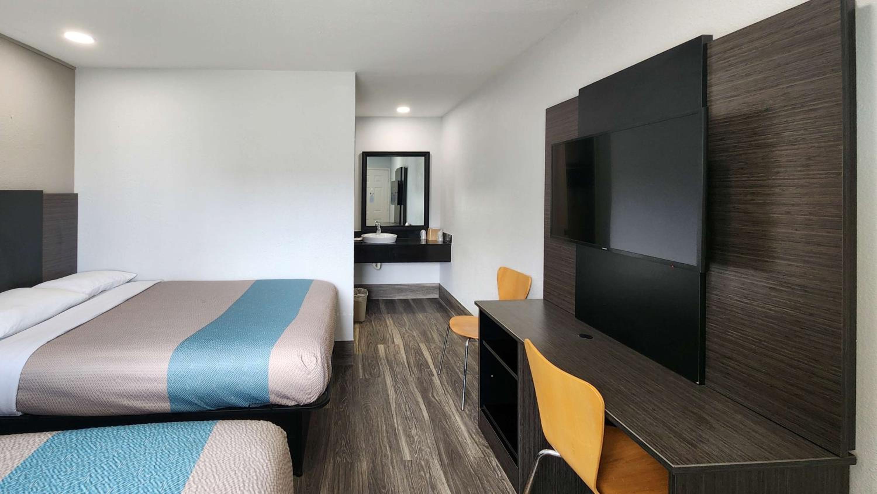 Room, Quadruple