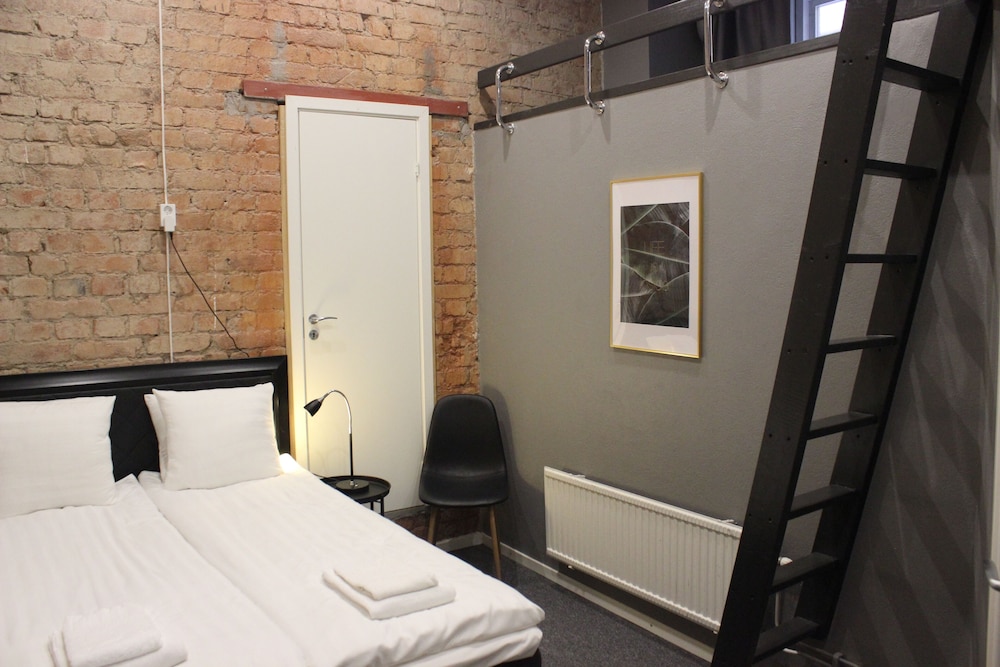Unique Hotel 27/77