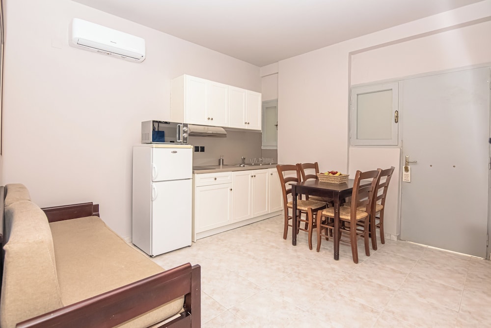 Talos Hotel Apartments 6/50