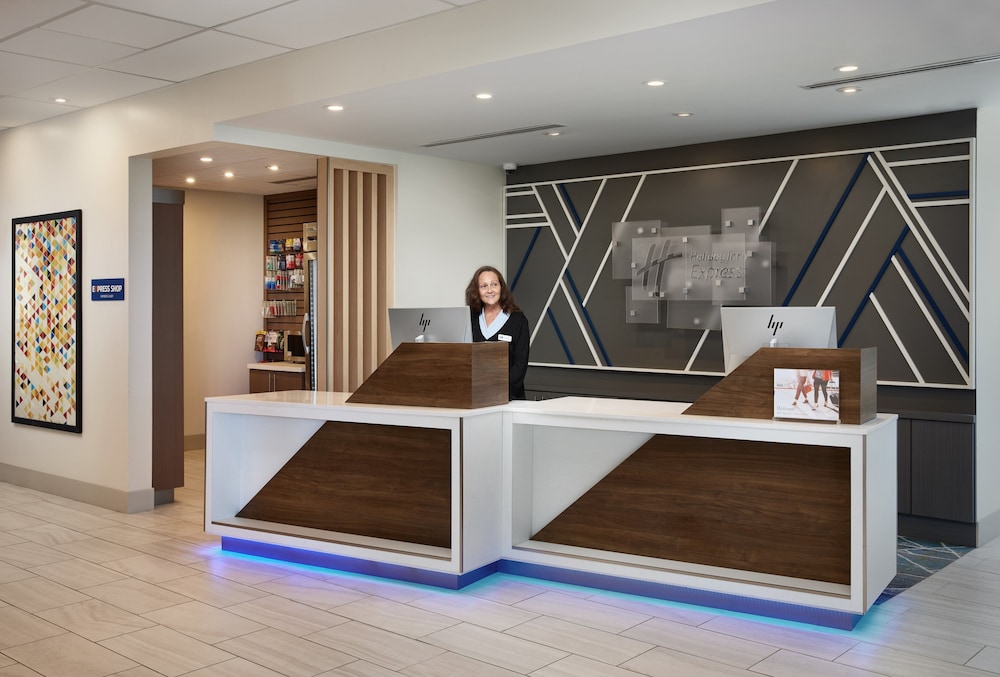 Holiday Inn Express & Suites Gulf Breeze Pensacola Area 14/52