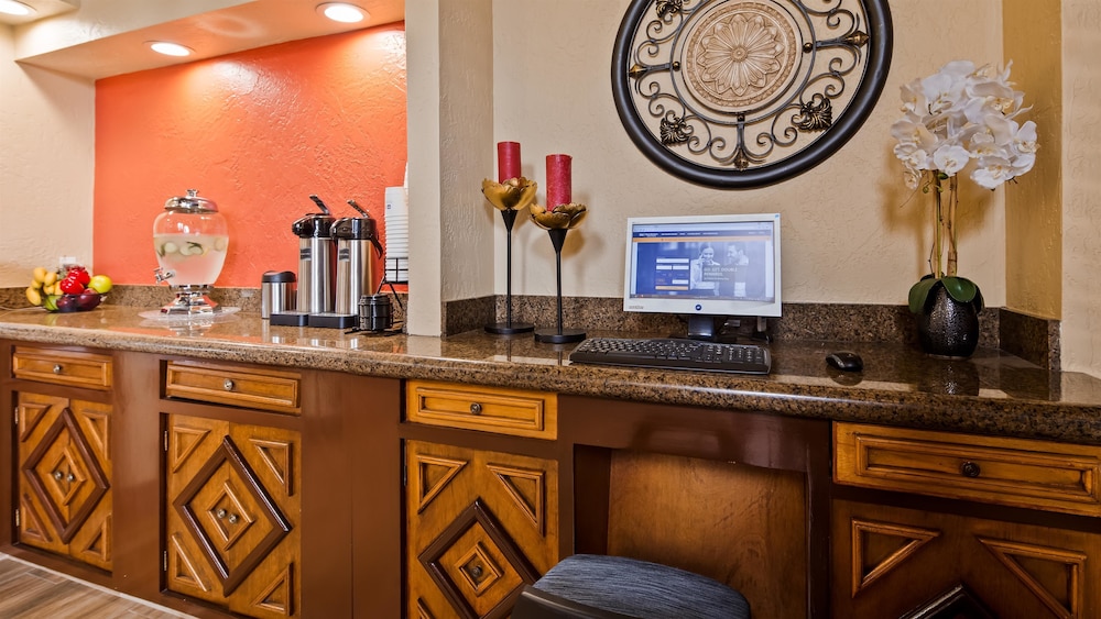 Best Western Americana Inn 40/44