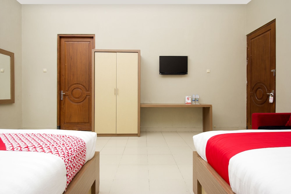 Collection O 1061 Aliya Homestay 26/41