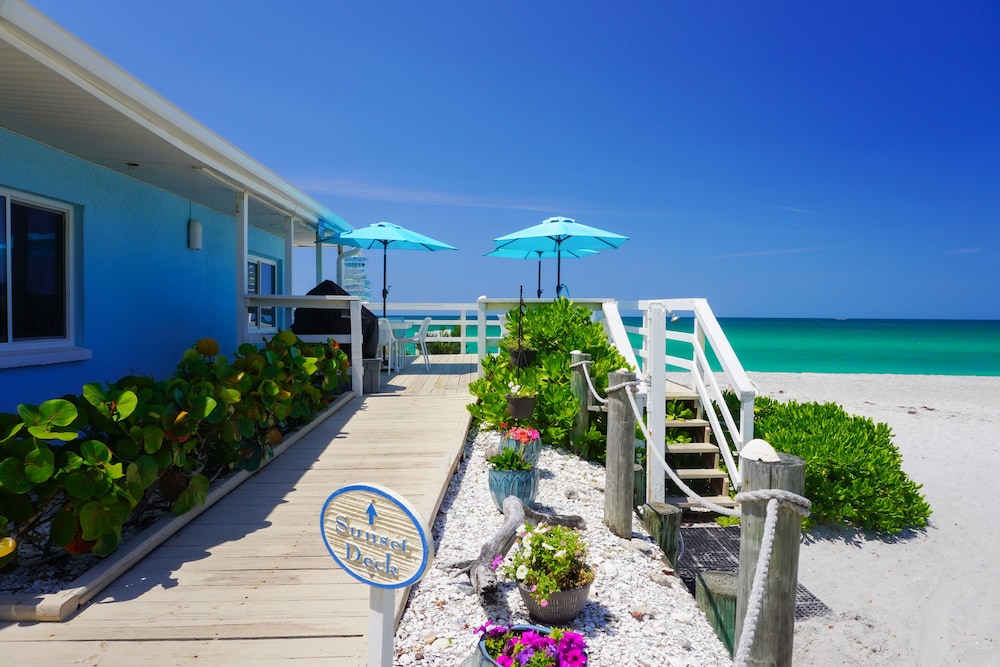Pearl Beach Inn 45/54