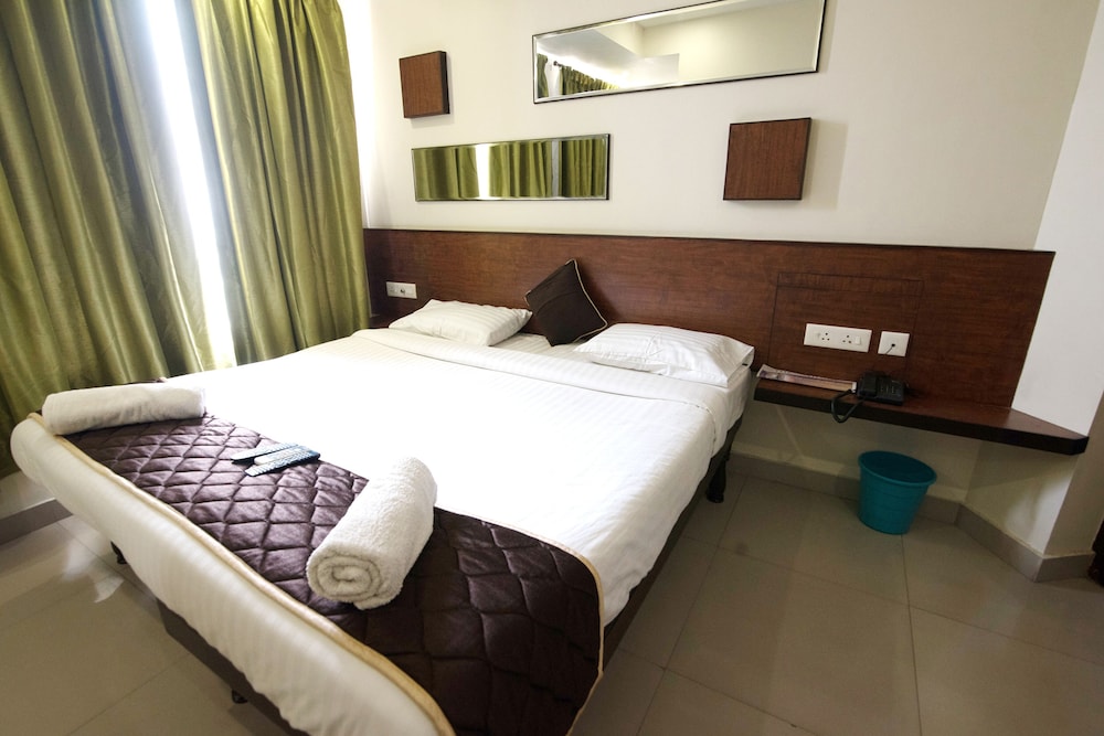 OYO Rooms off Aurobindo Ashram 26/65
