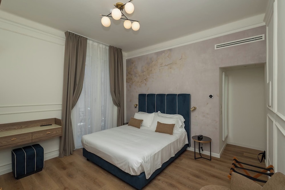 SUPERIOR, DOUBLE BED