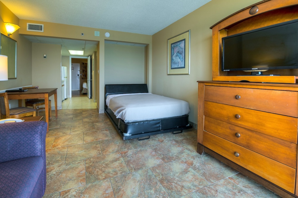 Ocean Drive Beach Golf Resort 30/64