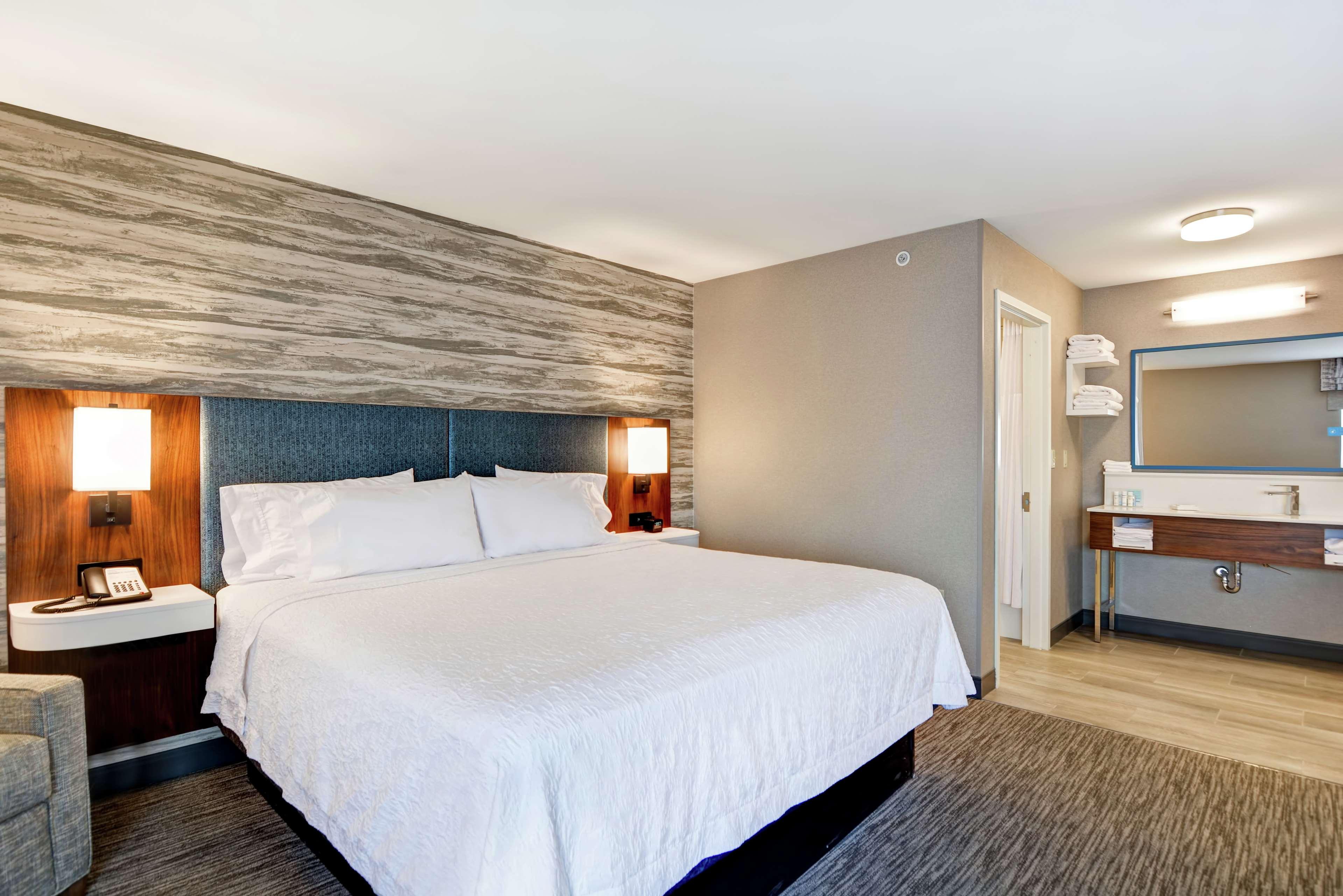 STUDIO, SUITE, KING BED, SOFA