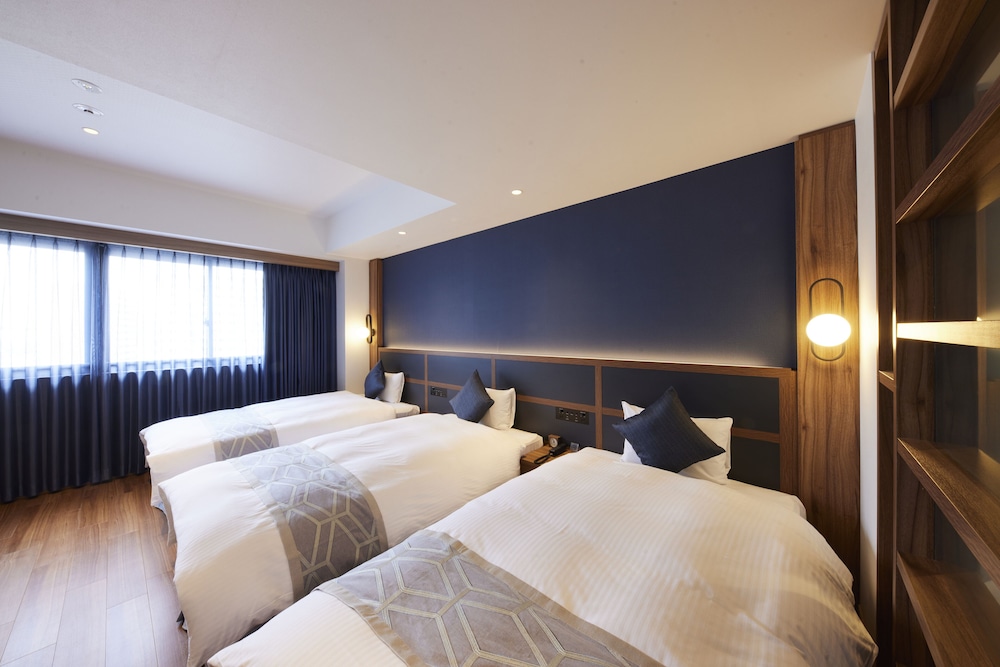 Hotel Sails 10/49