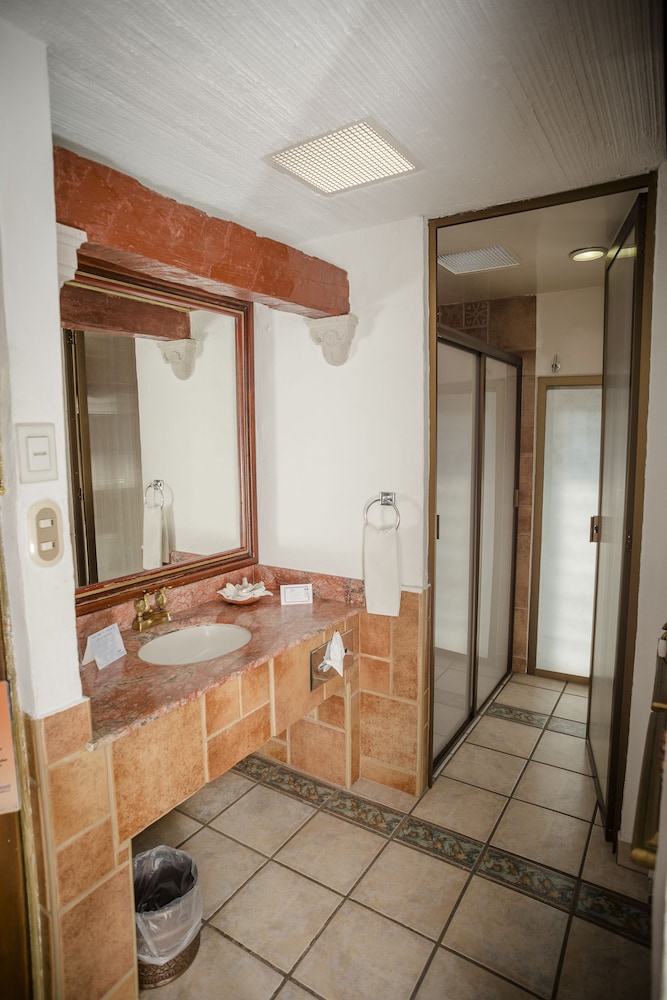 Howard Johnson by Wyndham Morelia Calle Real 63/63