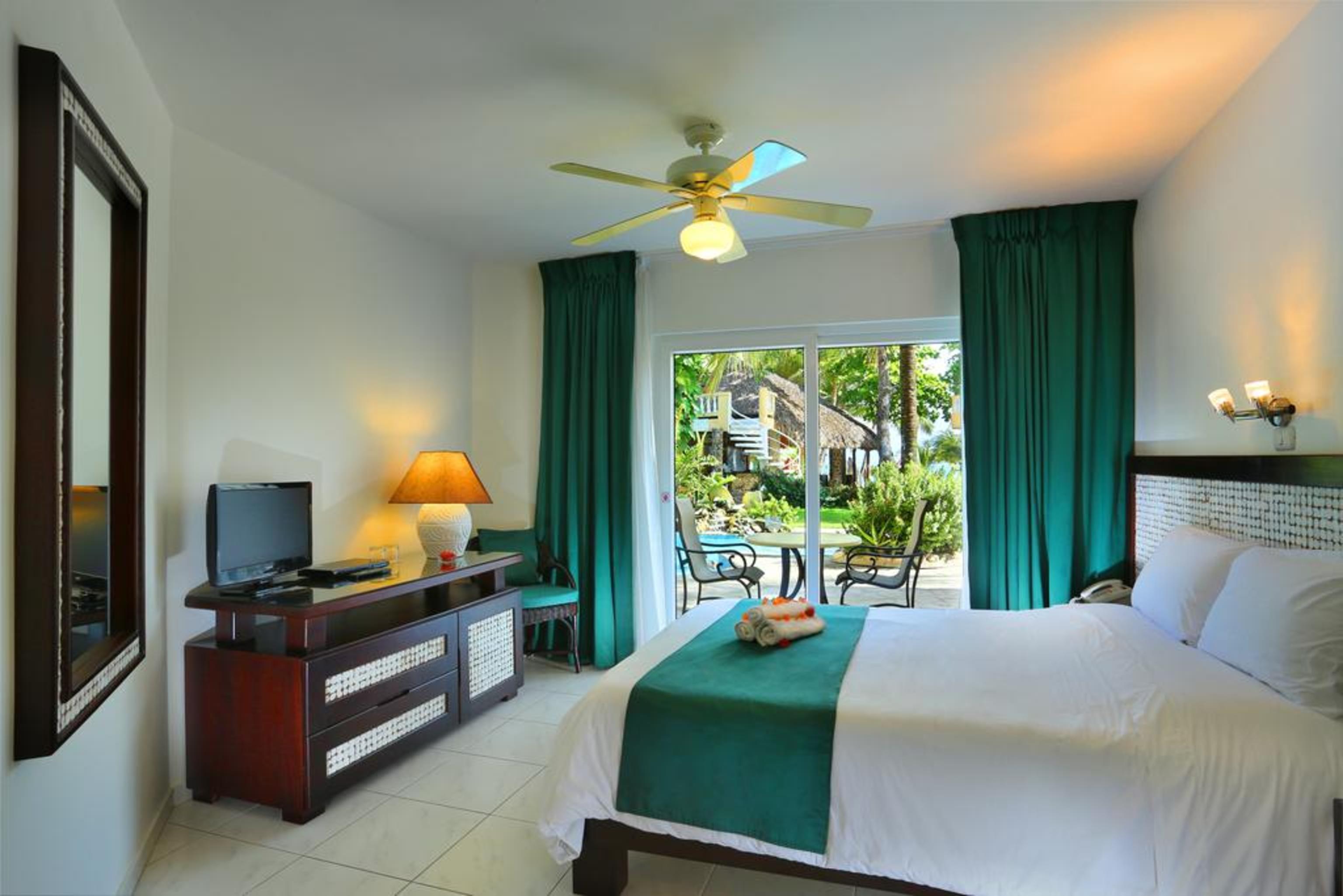Room, Double Bed, Side Ocean View