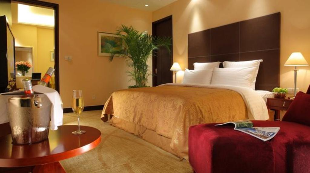 New Century, Suite, King Bed