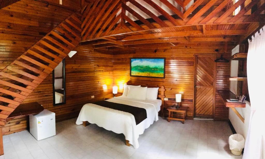 Room, Quintuple