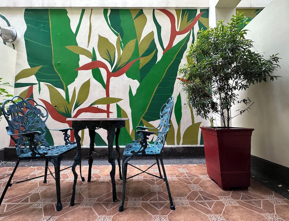 Lee Boutique Hotel 7/74