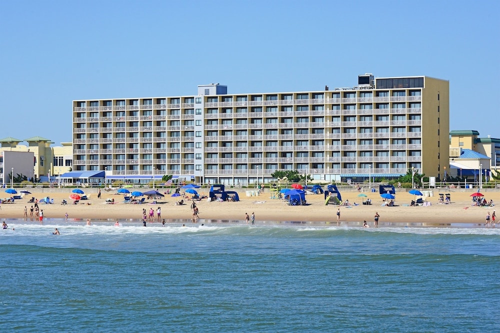 Ramada Plaza by Wyndham Virginia Beach Oceanfront 48/50