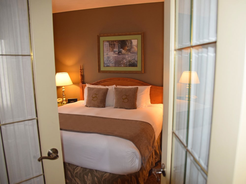 Stone Gate Inn 8/50