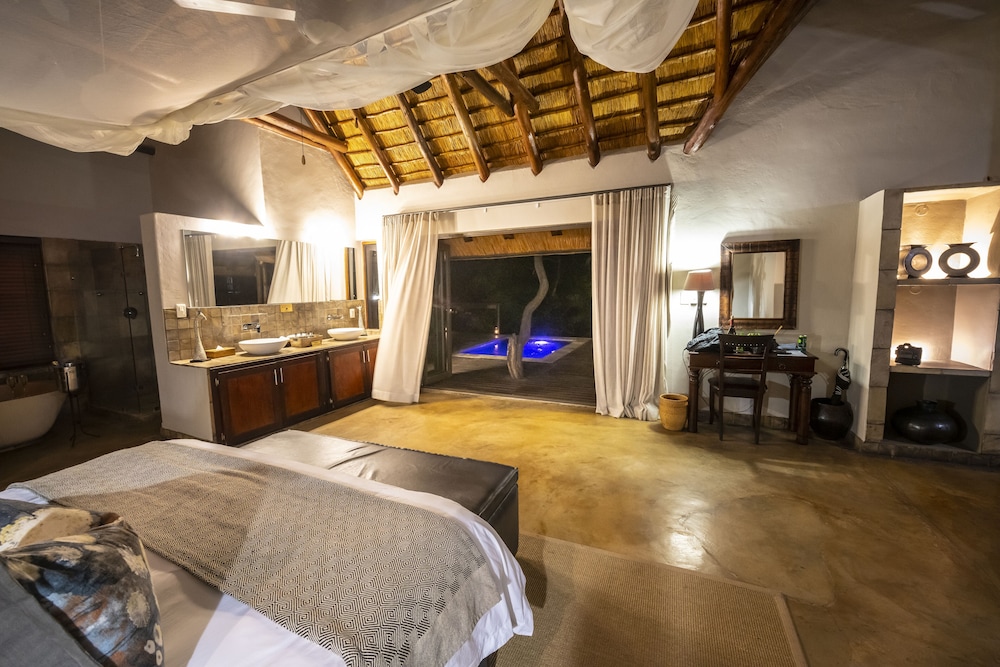 Elephant Plains Game Lodge 7/31